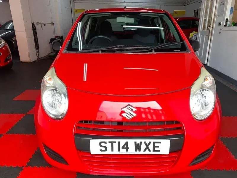 Used Suzuki Alto 68 HP (50 kW) 2014 Red Hatchback