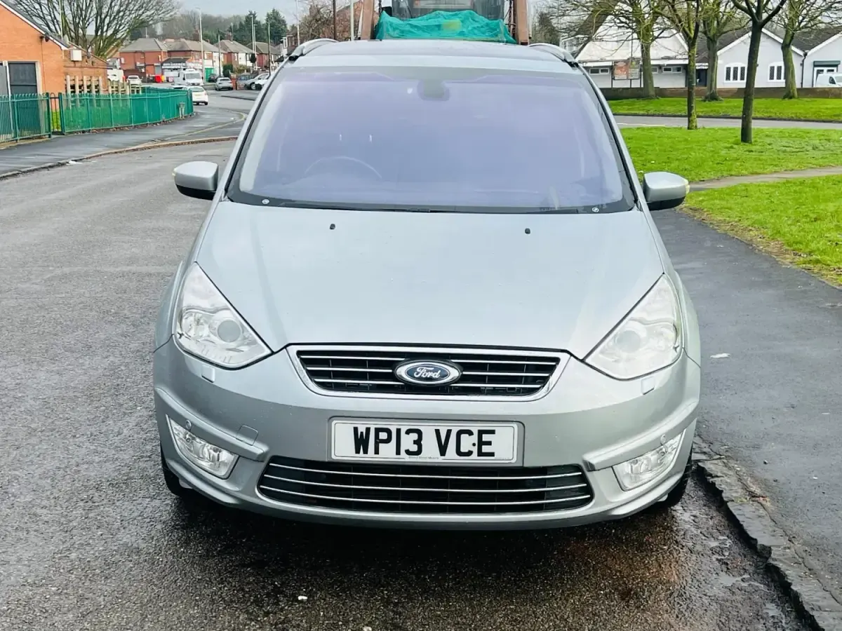Usado Ford Galaxy Titanium X 140 HP (102 kW) 2013 Prateado Monovolume
