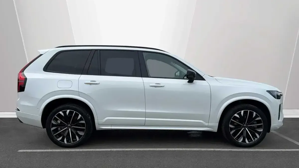 Used Volvo XC90 Plus 455 HP (334 kW) 2025 White SUV