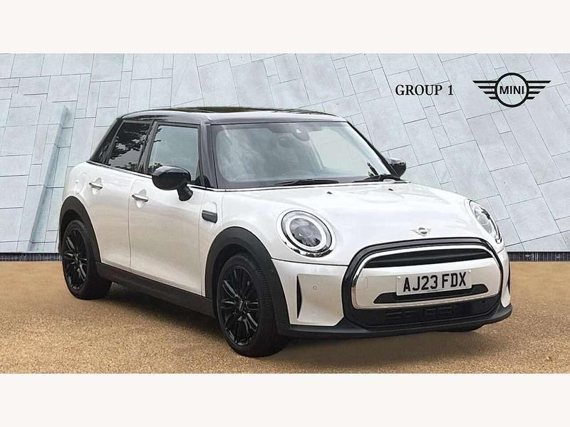 White Used 2023 Mini Cooper Exclusive Hatchback | £24,450 (Fair price) - Image 1/4