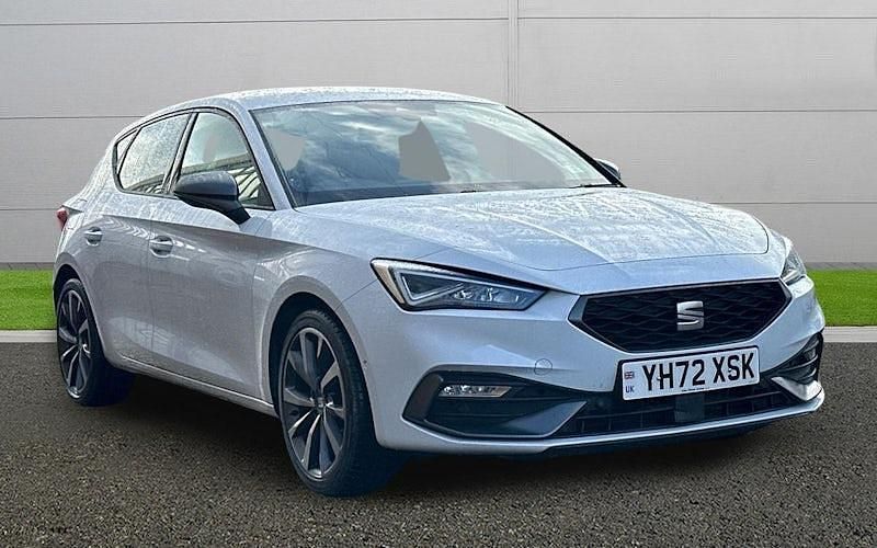Used Seat Leon FR Sport 131 HP (96 kW) 2022 White Hatchback