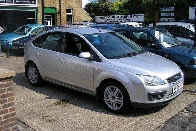 Begagnad Ford Focus 2006 Halvkombi