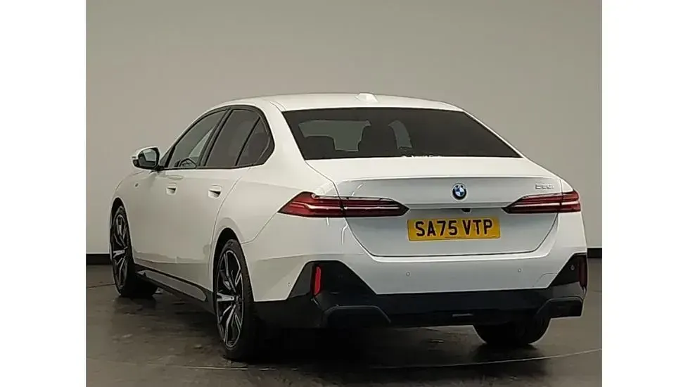 Used BMW 520 M Sport 208 HP (152 kW) 2025 White Sedan