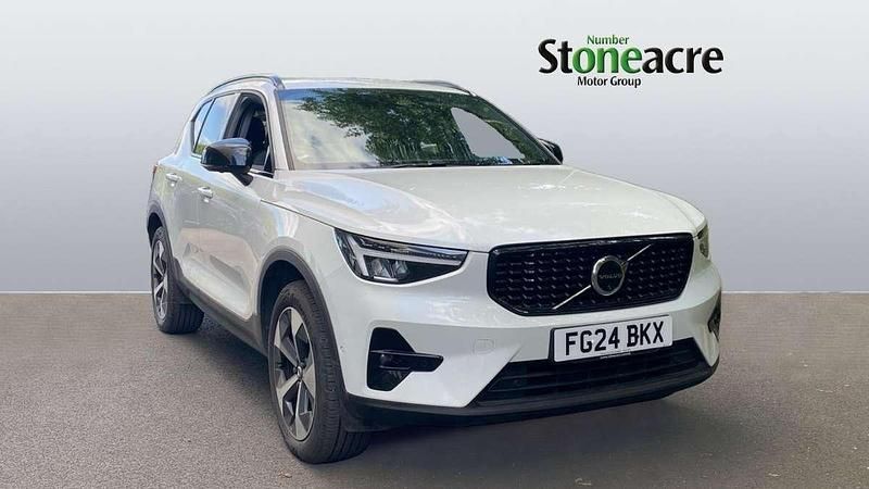 White Used 2024 Volvo XC40 Plus SUV | £28,477 (Good price) - Image 1/3