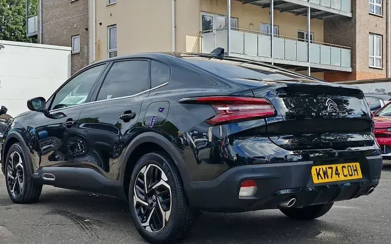 Gebraucht Citroën C4 X PureTech 131 PS (96 kW) 2024 Schwarz SUV