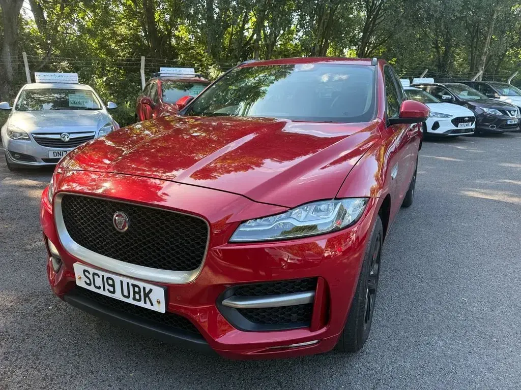 Used Jaguar F-Pace R-Sport 250 HP (183 kW) 2019 Red SUV