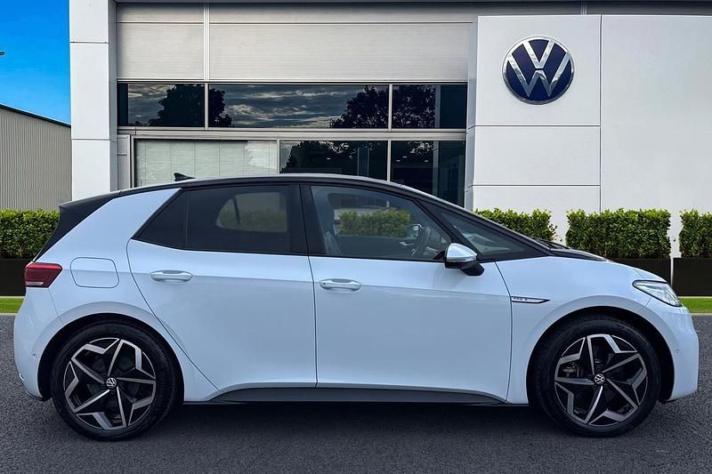 Used VW ID.3 Pro 150 kW (204 HP) 2023 White Hatchback