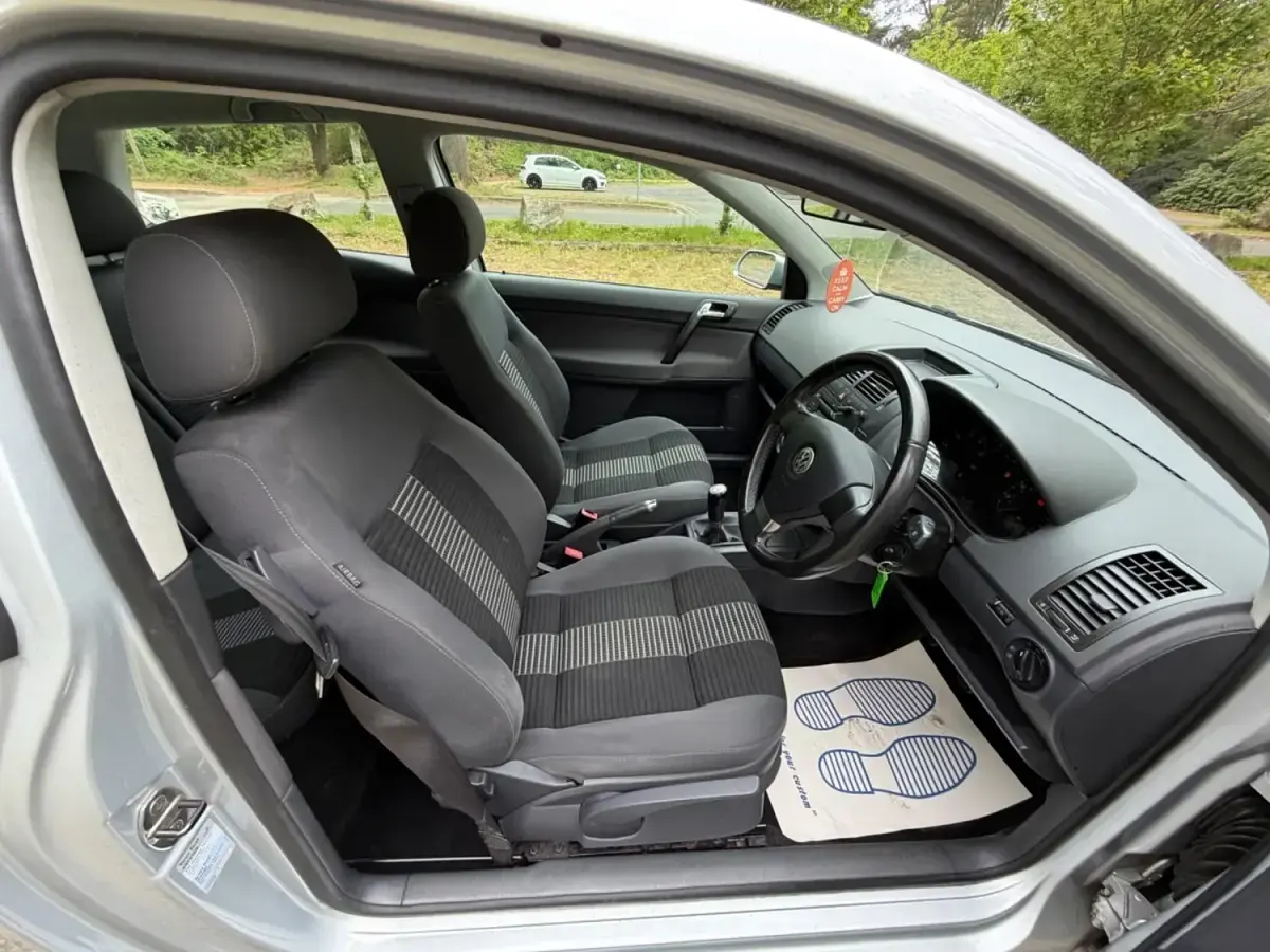 Używany VW Polo Match 80 KM (58 kW) 2009 Srebrny Hatchback