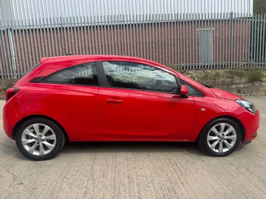 Used Vauxhall Corsa 90 HP (66 kW) 2017 Red Hatchback