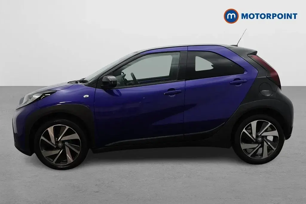 Usado Toyota Aygo X 2022 Azul SUV
