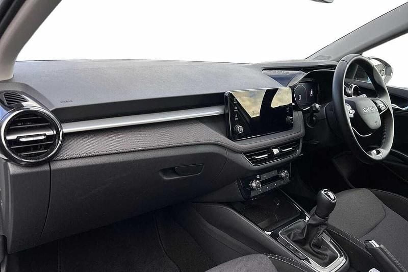 Used Skoda Fabia Design Edition 113 HP (83 kW) 2025 Moon white metallic black magic pearl effect Hatchback