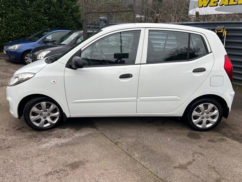 Used Hyundai i10 Classic 2011 White Hatchback