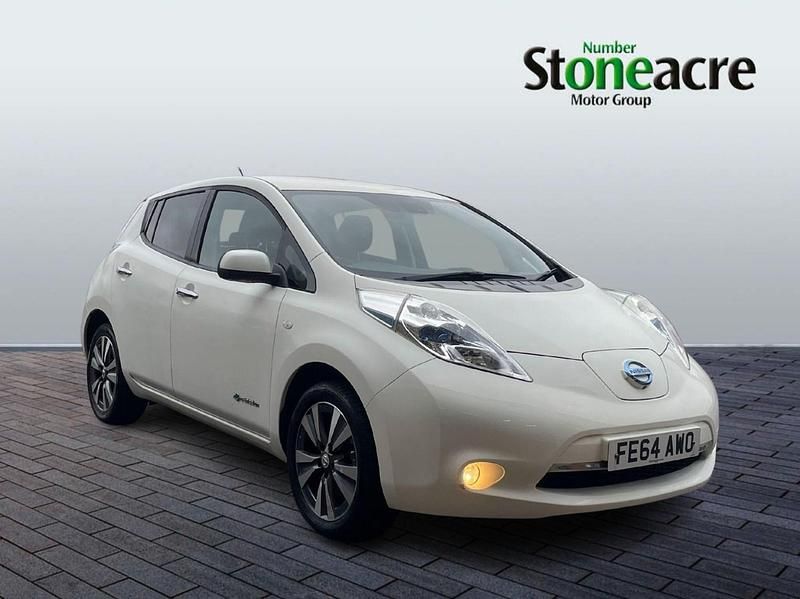Used Nissan Leaf Tekna 80 kW (109 HP) 2014 White Hatchback