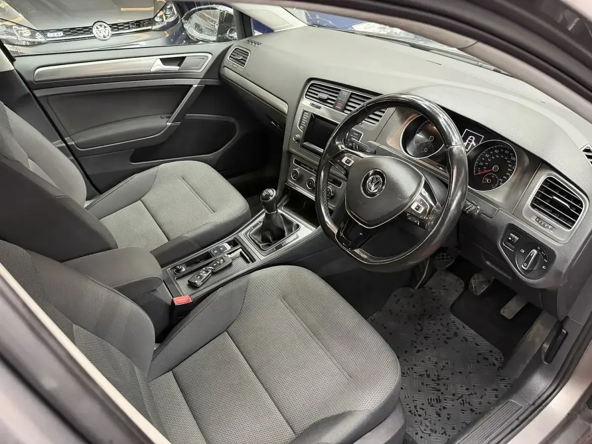 Used VW Golf VII SE 105 HP (77 kW) 2013 Grey Hatchback