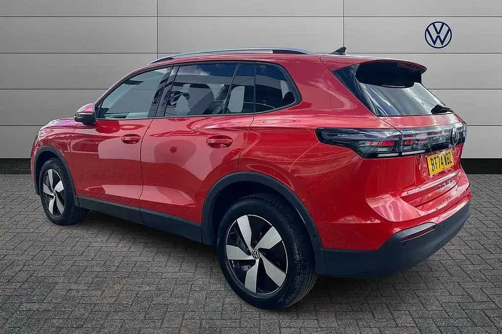 Used VW Tiguan Match 204 HP (150 kW) 2024 Red SUV