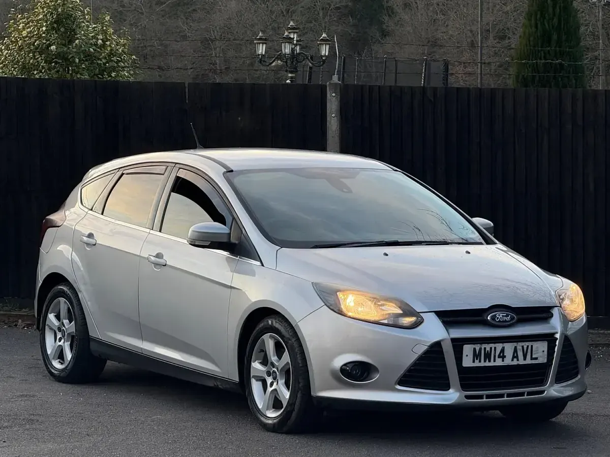 Used Ford Focus Zetec 2014 Silver Hatchback
