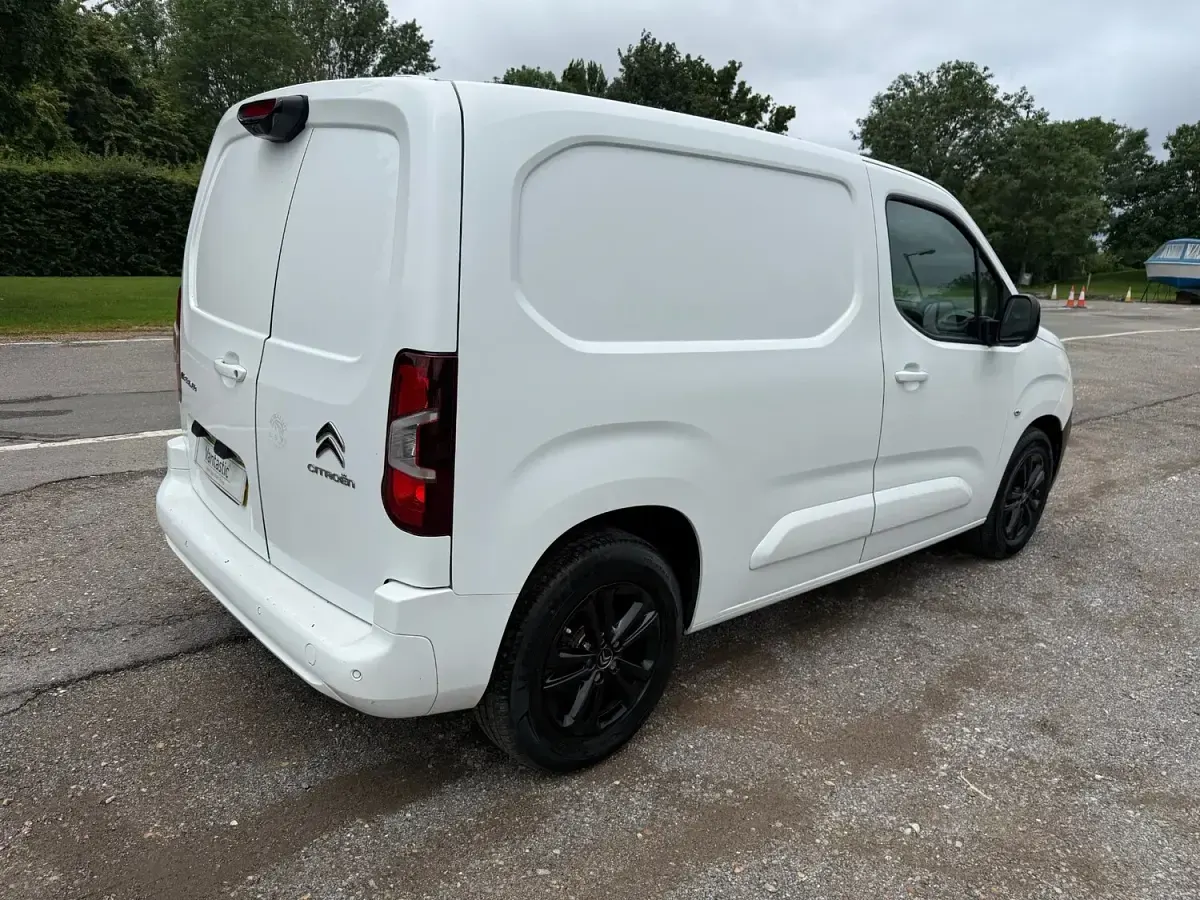 Used Citroën e-Berlingo 100 kW (136 HP) 2022 White MPV