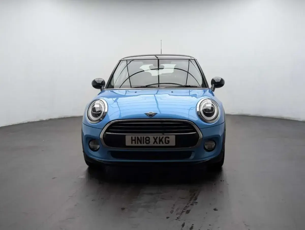 Używany Mini Cooper Hatch 136 KM (100 kW) 2018 Niebieski Hatchback