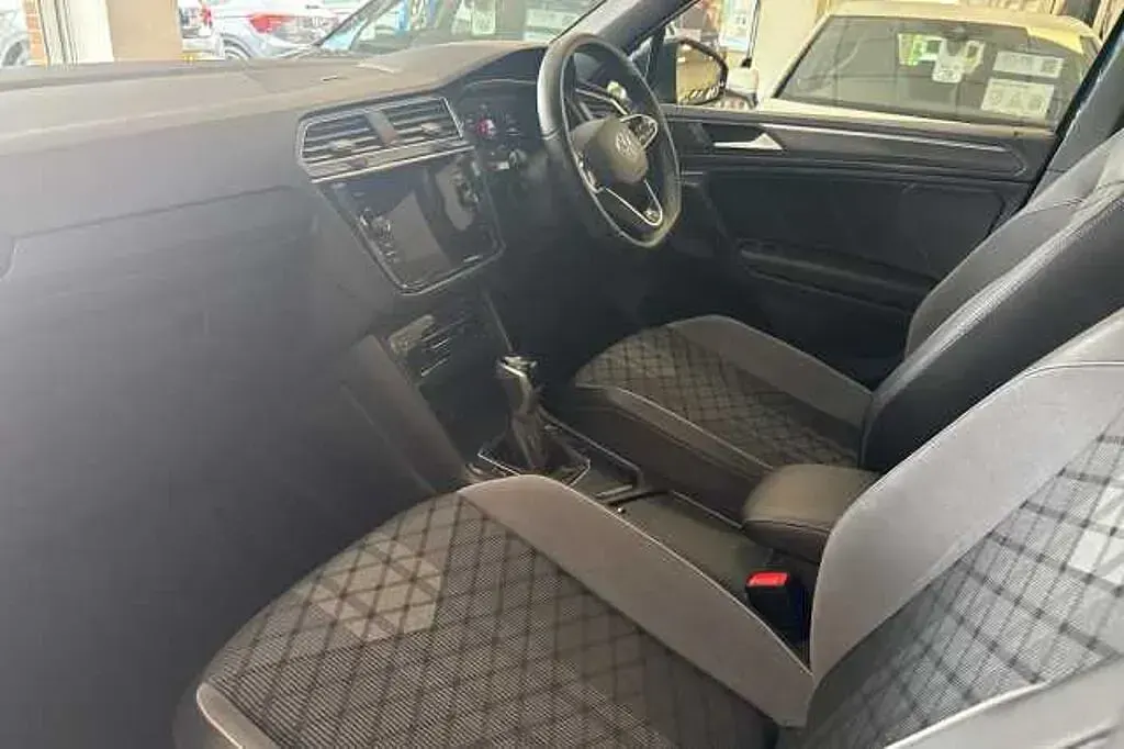 Used VW Tiguan R-line Edition 150 HP (110 kW) 2023 Blue SUV