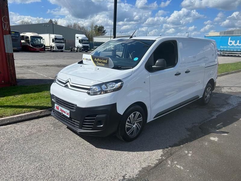 Used Citroën Dispatch 105 HP (77 kW) 2023 White MPV
