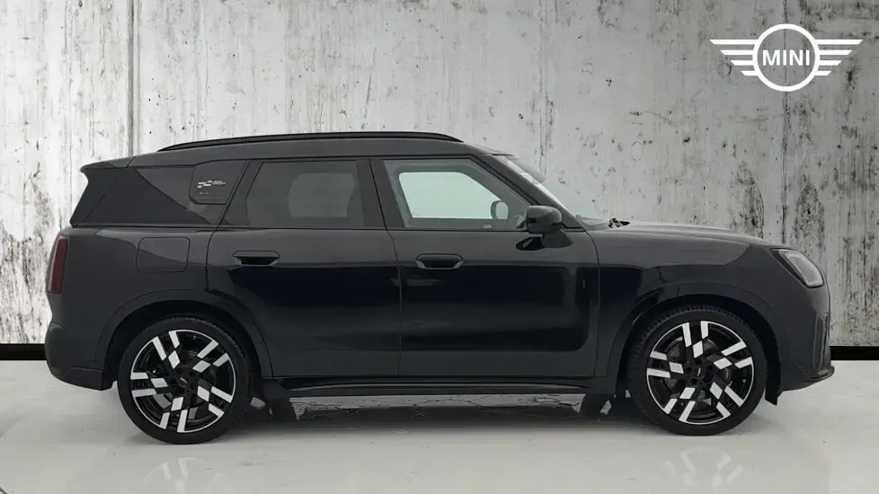 Used Mini Countryman 215 HP (158 kW) 2024 Black SUV
