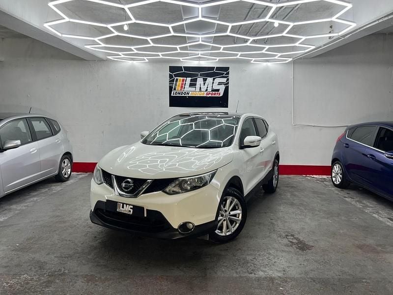 Used Nissan Qashqai Acenta Premium 2014 White SUV