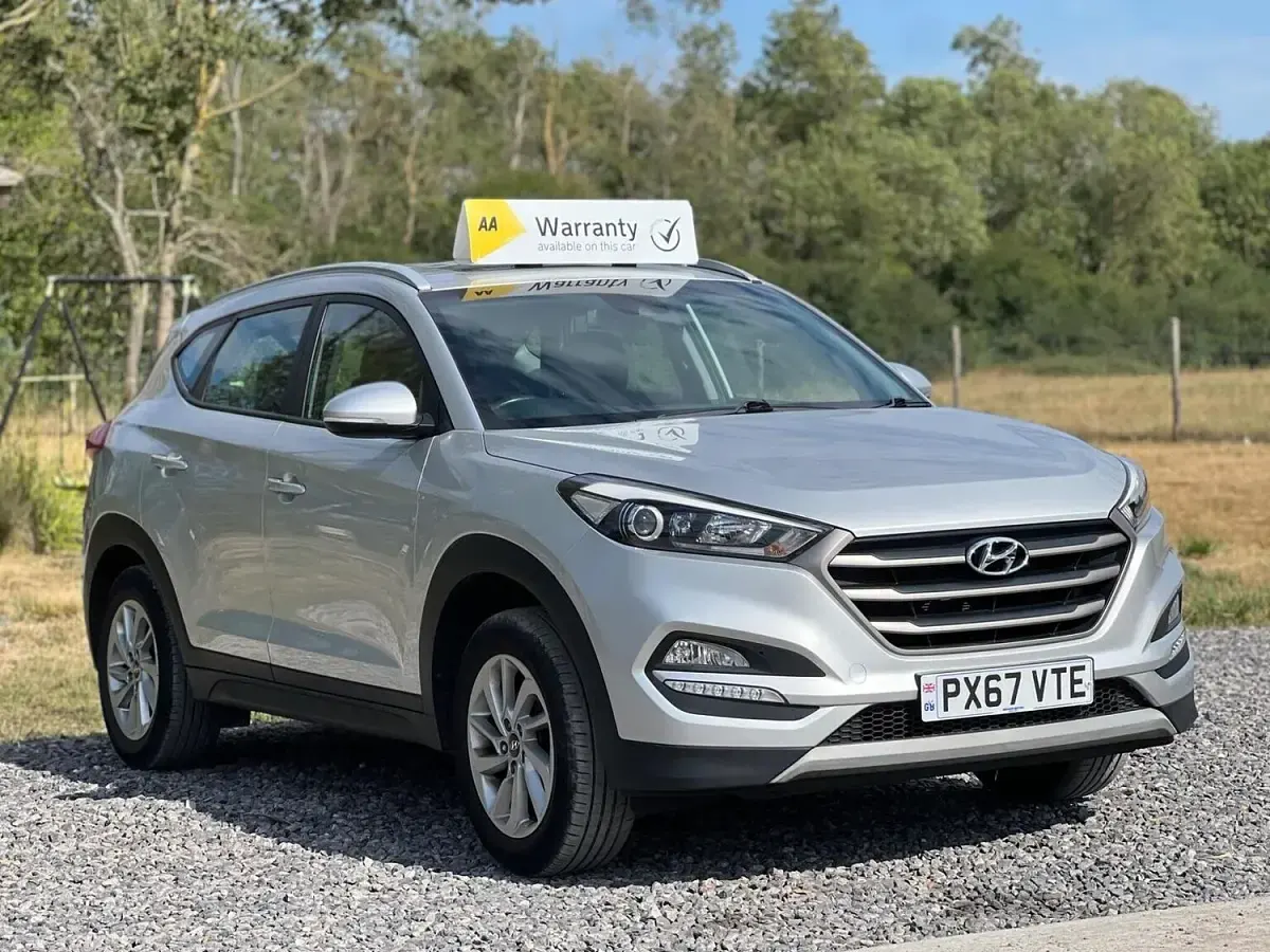 Used Hyundai Tucson SE 132 HP (97 kW) 2017 Silver SUV