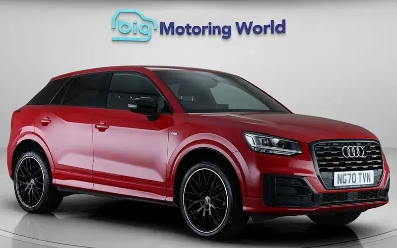 Begagnad Audi Q2 Black Edition 150 HK (110 kW) 2020 Röd SUV