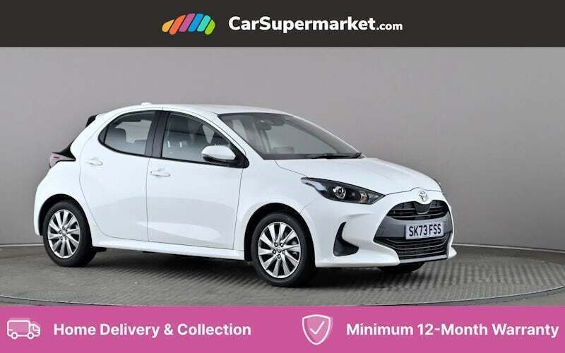 Used 2025 Toyota Yaris Hybrid Hatchback | £17,176 (Super price) - Image 1/4