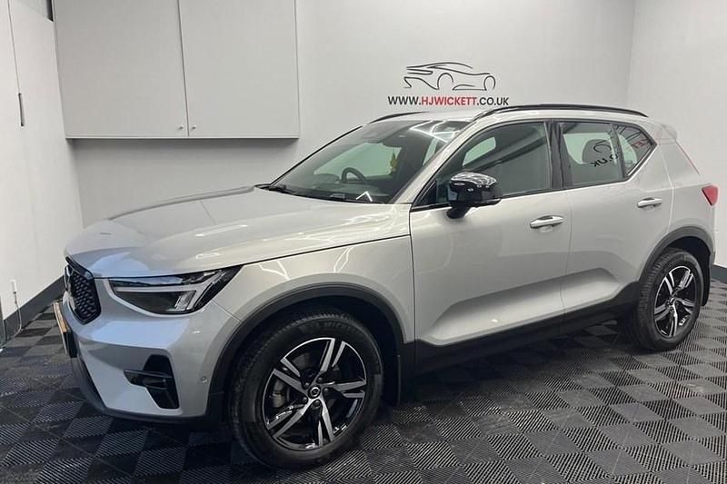 Used Volvo XC40 Plus 163 HP (119 kW) 2023 Silver SUV