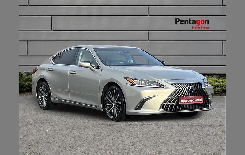 White Used 2022 Lexus ES300H Sedan | £26,000 (Good price) - Image 1/4