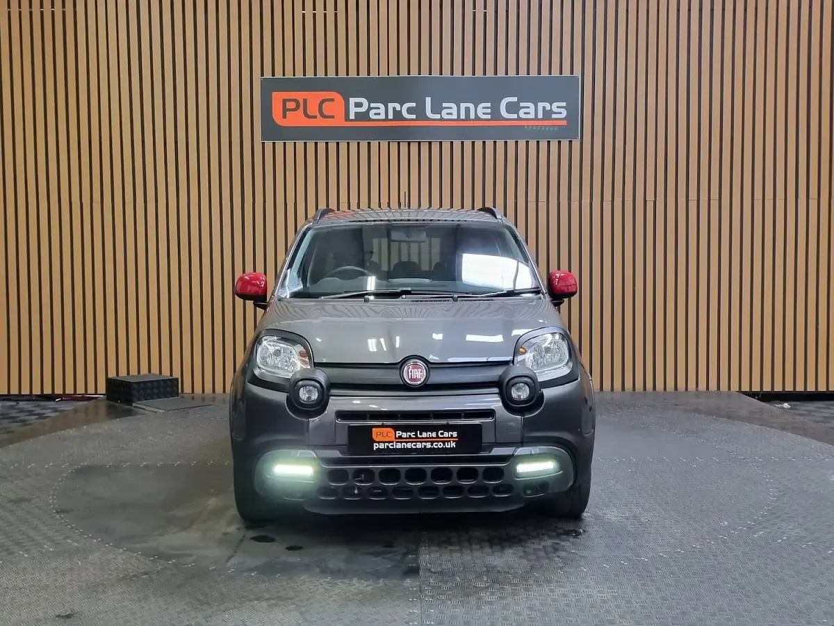 Used Fiat Panda Red 70 HP (51 kW) 2023 Grey Hatchback