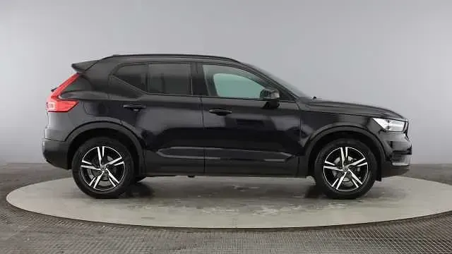 Used Volvo XC40 R-Design 161 HP (118 kW) 2022 Black SUV