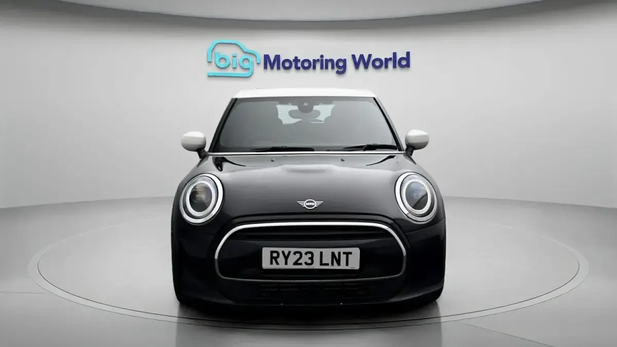 Used Mini Cooper Exclusive 136 HP (100 kW) 2023 Blue/black Hatchback