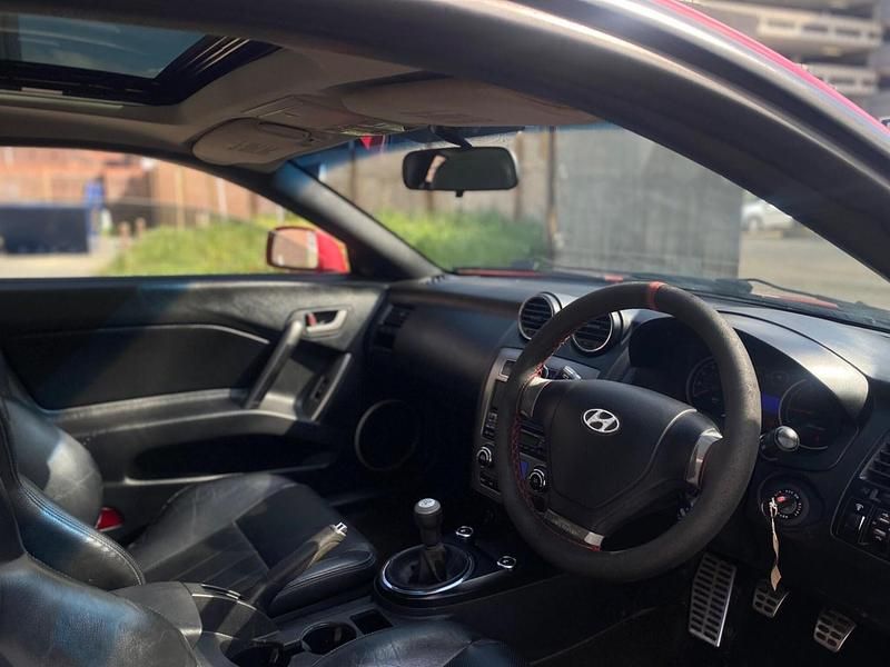 Used Hyundai Coupé 2009 Red Coupe