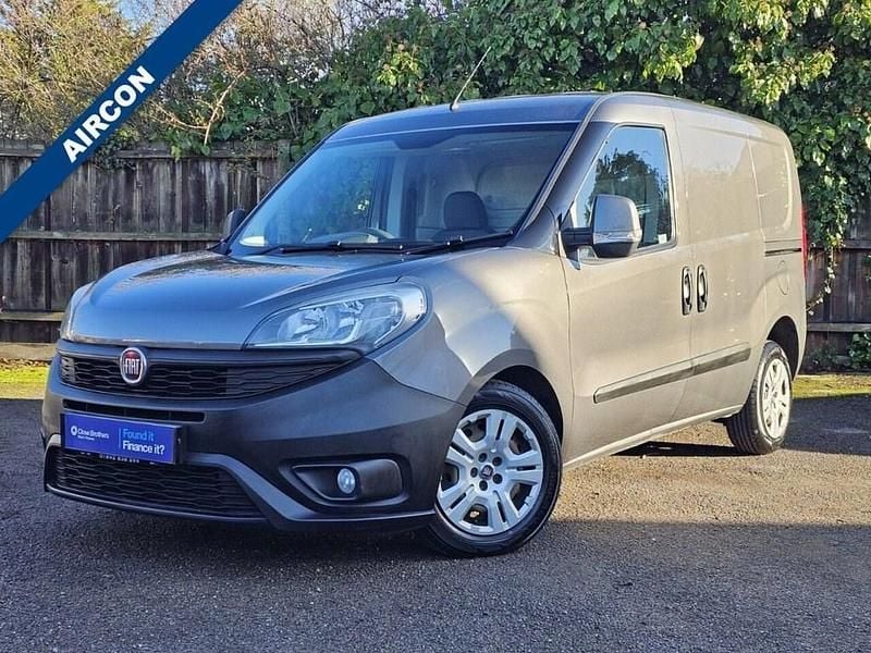 Used Fiat Doblò 95 HP (69 kW) 2017 Grey MPV