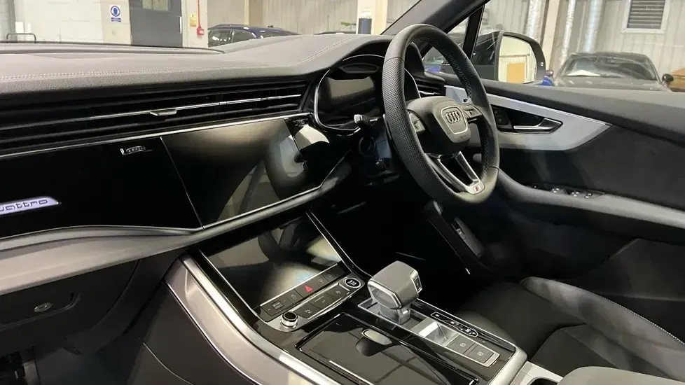 Ny Audi Q7 S-Line 340 HK (250 kW) 2026 Svart SUV