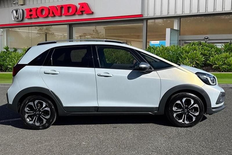 Used Honda Jazz Hybrid 109 HP (80 kW) 2021 White Hatchback