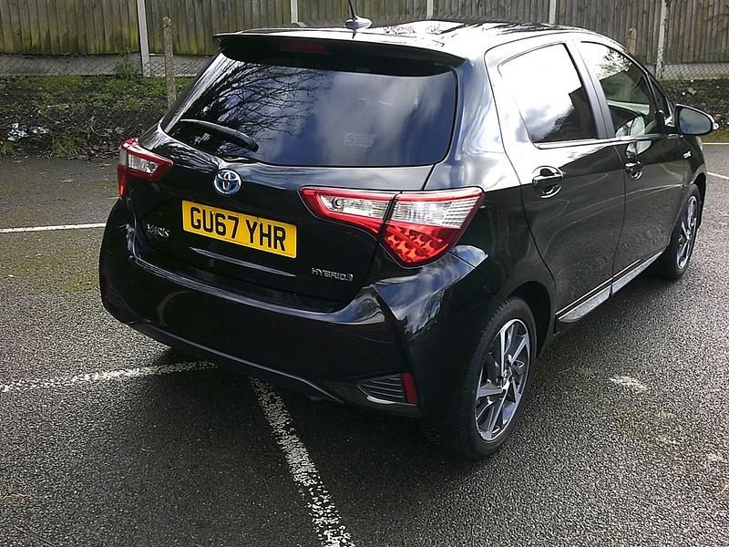 Used Toyota Yaris Hybrid 2017 Black Hatchback