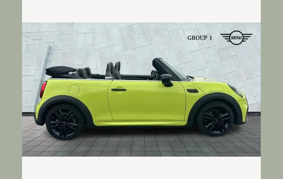 Used Mini Cooper Cabriolet Sport 134 HP (98 kW) 2022 Yellow Cabriolet