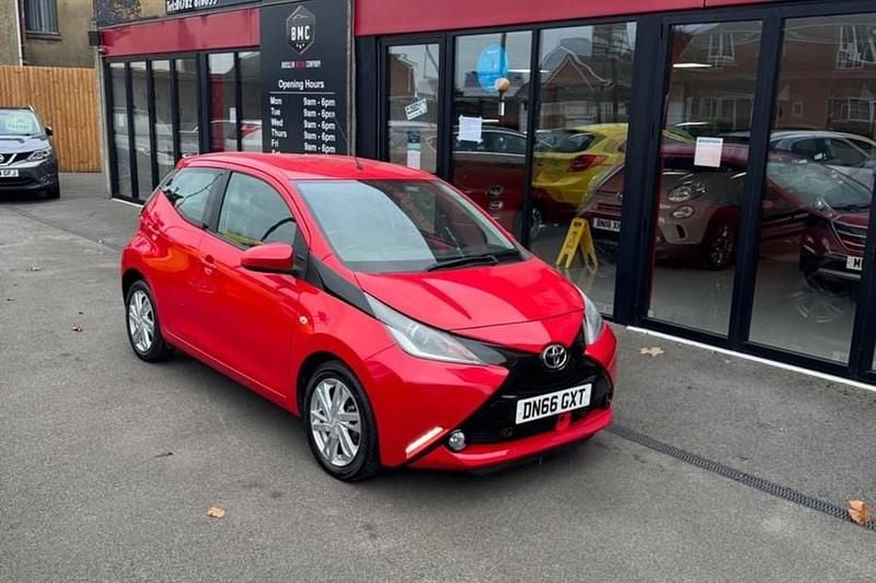Red Used 2016 Toyota Aygo x-press Hatchback | £6,495 (Fair price) - Image 1/1