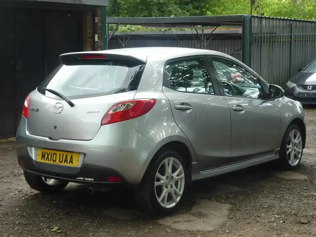 Used Mazda 2 86 HP (63 kW) 2010 Silver Hatchback