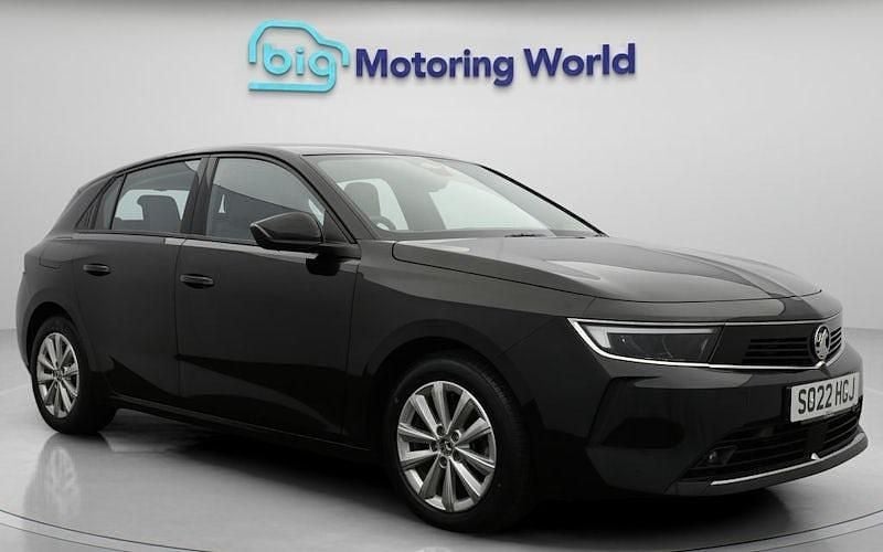 Used 2025 Vauxhall Astra Design Edition Hatchback | £14,367 - Image 1/4