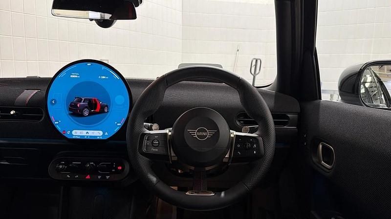 Used Mini Cooper Hatch 113 kW (154 HP) 2025 Black Hatchback