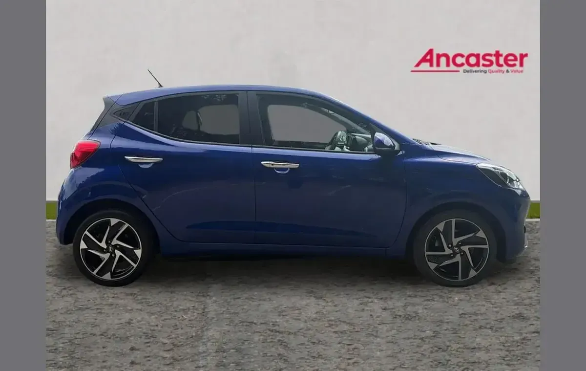 Used Hyundai i10 Premium 83 HP (61 kW) 2023 Blue Hatchback