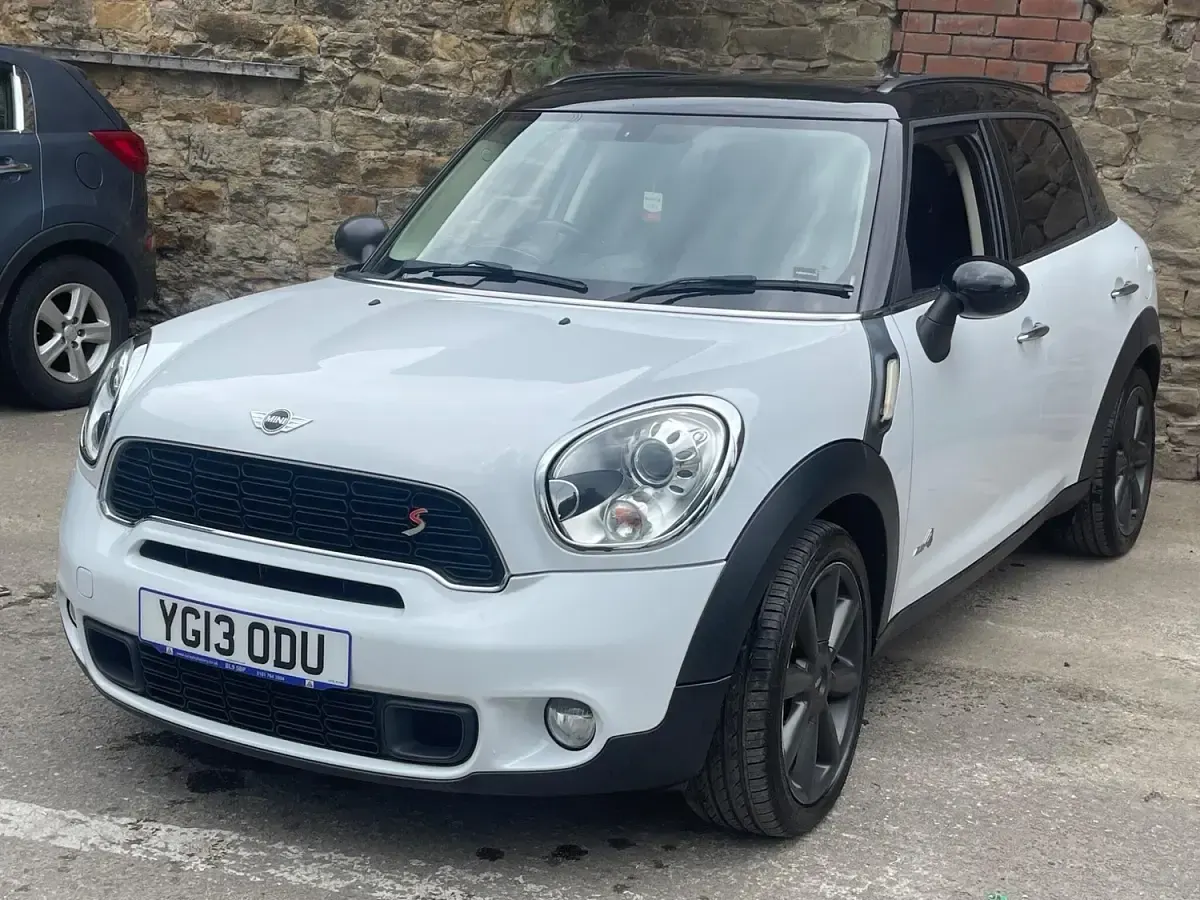 Used Mini Cooper S 2013 White Hatchback