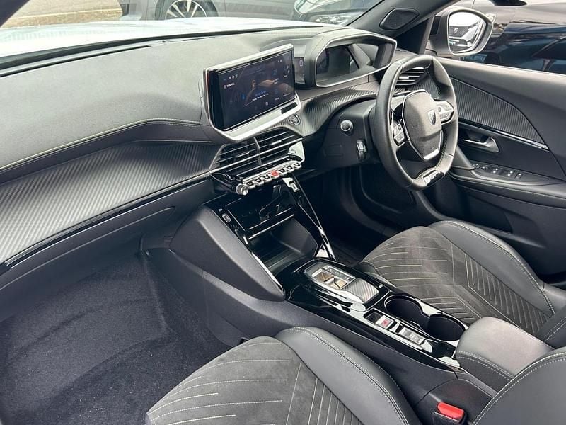 Used Peugeot e-2008 113 kW (154 HP) 2023 White SUV