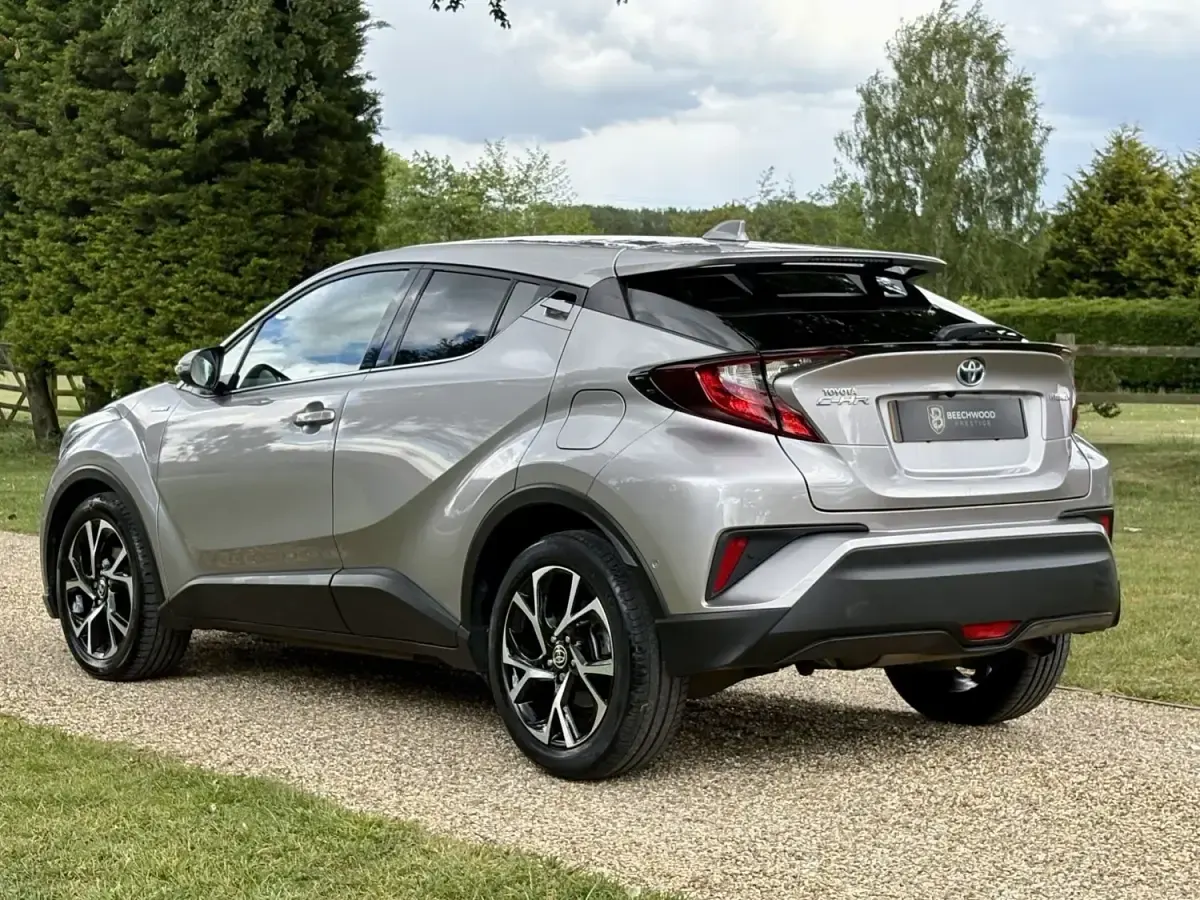 Second-hand Toyota C-HR Design 122 CP (89 kW) 2021 Argintiu SUV