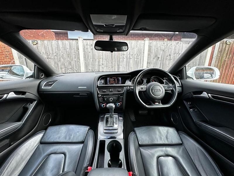 Used Audi A5 Black Edition 177 HP (130 kW) 2013 White Coupe