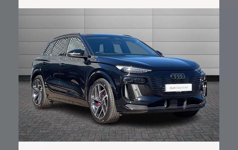 Black Used 2024 Audi Q6 e-tron Advanced SUV | £59,495 (Super price) - Image 1/4